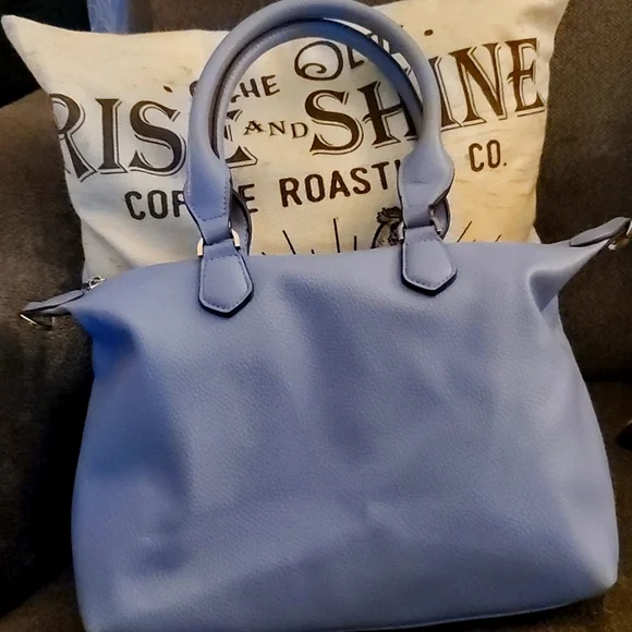 A new day handbag *open to offers, donating soon * - Picture 2 of 4